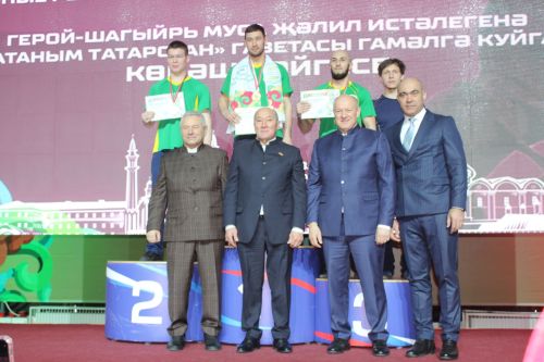 Герой - шагыйрь истәлегенә