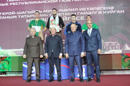 Герой - шагыйрь истәлегенә