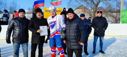 Шәтке  авылында  хоккей  ярышлары узды