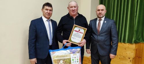 Олы  Мишә  авыл  җирлегендә  хисап  җыелышы оешкан  төстә  узды