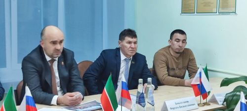 Олы  Мишә   мәктәбе  укучылары да   район  башлыгы  белән очрашты