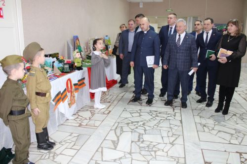Халык җыеннары дәвам итә