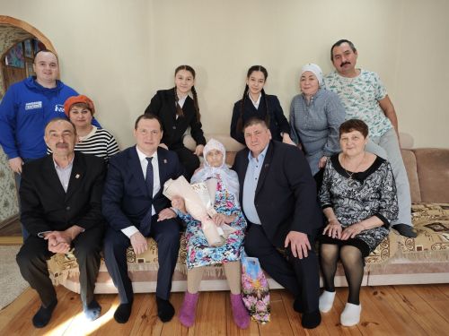 Батырлыкка хөрмәт белән