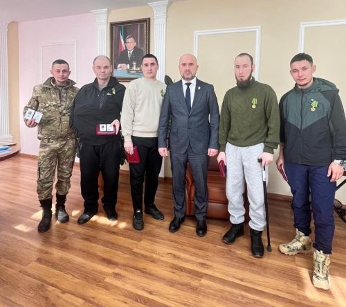 Район башлыгы махсус хәрби  операцияда  катнашучы  егетләр белән  очрашты