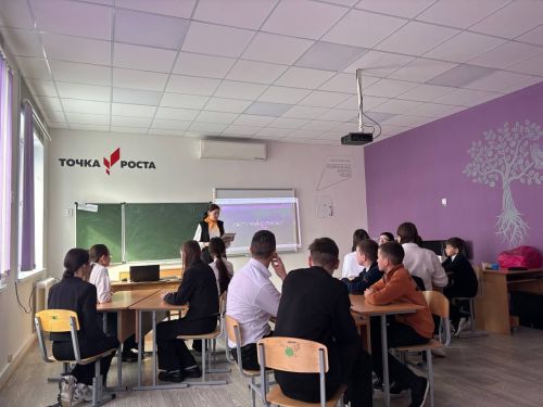 Бүген Кырым һәм Россиянең яңадан кушылу көнен билгеләп үтәбез
