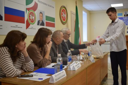Академик Тәлгать Сираҗетдинов укулары узды