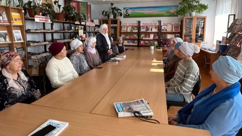 Теләче үзәк китапханәсендә «Изге айның һәр көне изгелеккә безне чакыра» дип исемләнгән рухи мәгълүмат сәгате үткәрелде