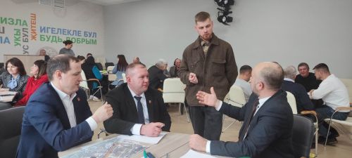 В молодежном центре «Киләчәк»  состоялось общественное обсуждение благоустройства улицы Ленина