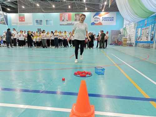 Бүген «Батыр» спорт комплексында «Папа, мама, я ~дружная семья» дип исемләнгән күңелле чара узды