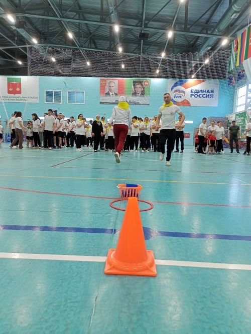 Бүген «Батыр» спорт комплексында «Папа, мама, я ~дружная семья» дип исемләнгән күңелле чара узды