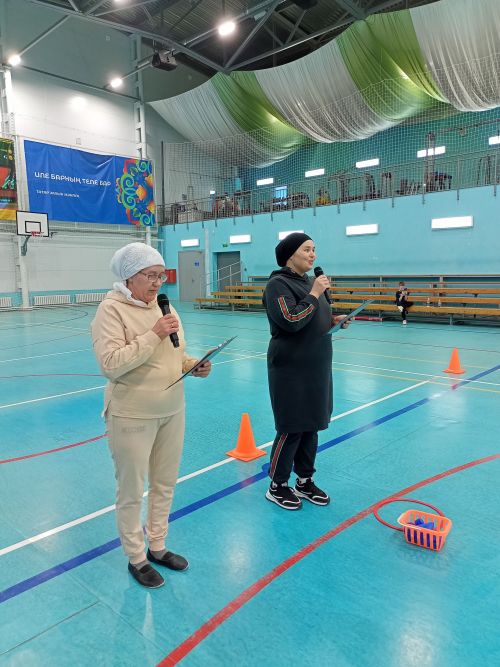 Бүген «Батыр» спорт комплексында «Папа, мама, я ~дружная семья» дип исемләнгән күңелле чара узды