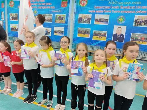 Бүген «Батыр» спорт комплексында «Папа, мама, я ~дружная семья» дип исемләнгән күңелле чара узды