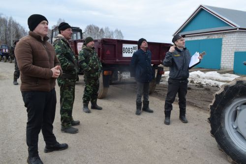 Кырлар, тургайлар дәшә…