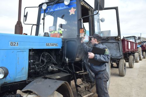 Кырлар, тургайлар дәшә…