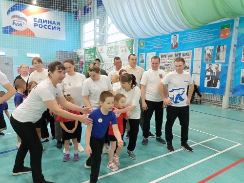 Бүген «Батыр» спорт комплексында «Папа, мама, я ~дружная семья» дип исемләнгән күңелле чара узды