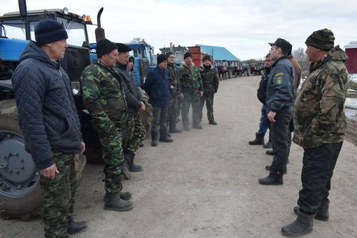 Кырлар, тургайлар дәшә…