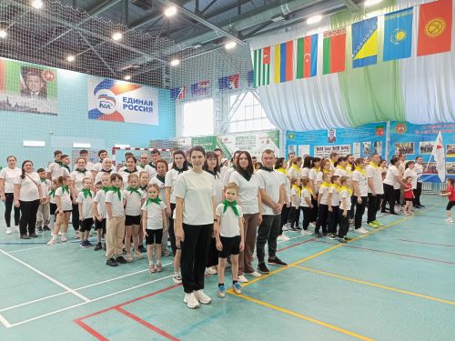 Бүген «Батыр» спорт комплексында «Папа, мама, я ~дружная семья» дип исемләнгән күңелле чара узды