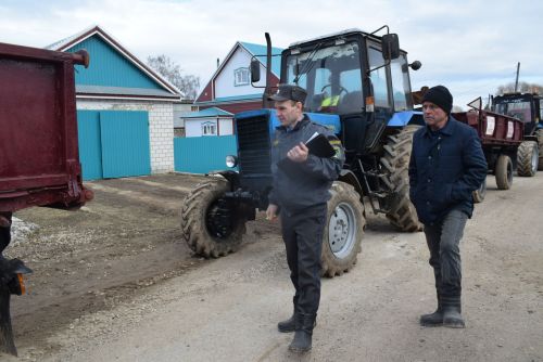 Кырлар, тургайлар дәшә…