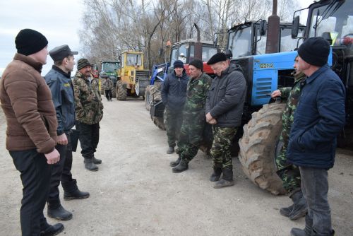 Кырлар, тургайлар дәшә…