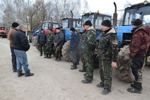 Кырлар, тургайлар дәшә…