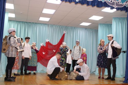 Укучылар һәм студентлар булдыра
