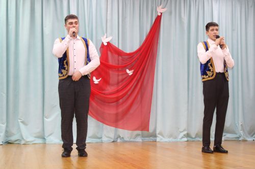 Укучылар һәм студентлар булдыра