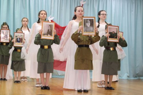 Укучылар һәм студентлар булдыра
