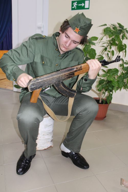 Укучылар һәм студентлар булдыра