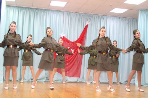 Укучылар һәм студентлар булдыра