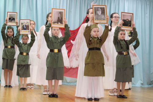 Укучылар һәм студентлар булдыра