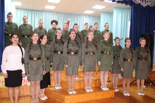 Укучылар һәм студентлар булдыра