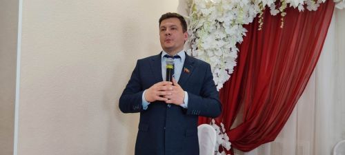 Әниләрне хөрмәтләделәр
