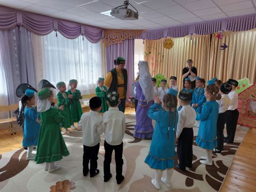 Икенче номерлы балалар бакчасында «Карга боткасы» бәйрәме гөрләде