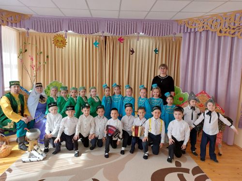 Икенче номерлы балалар бакчасында «Карга боткасы» бәйрәме гөрләде