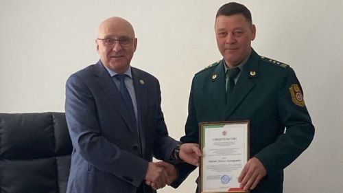 Шаһадәтнәмә тапшырылды
