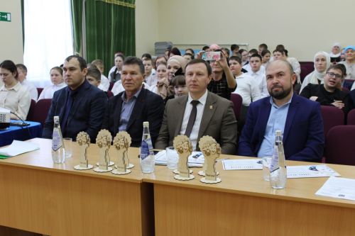 «Ачык сәхнә» фестивалендә үзебезнекеләрне бел!