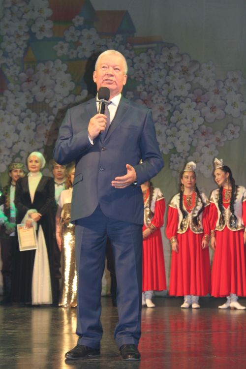 Районыбыздан чыккан сәхнә йолдызлары катнашында Хәйрия концерты узды