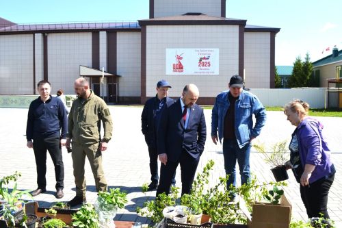 Бүген Теләче үзәк ял паркында «Изгелек чәчәге» акциясе узды