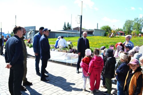 Бүген Теләче үзәк ял паркында «Изгелек чәчәге» акциясе узды