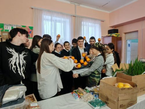 Бүген Теләче үзәк ял паркында «Изгелек чәчәге» акциясе узды