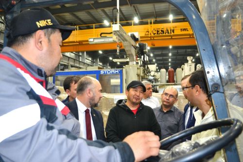 Үзбәкстан  республикасыннан  килгән  кунаклар Теләче  районы  белән таныша