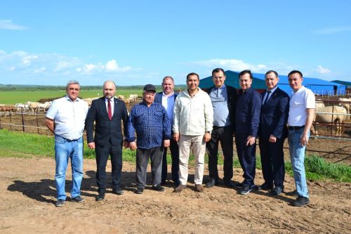 Үзбәкстан  республикасыннан  килгән  кунаклар Теләче  районы  белән таныша