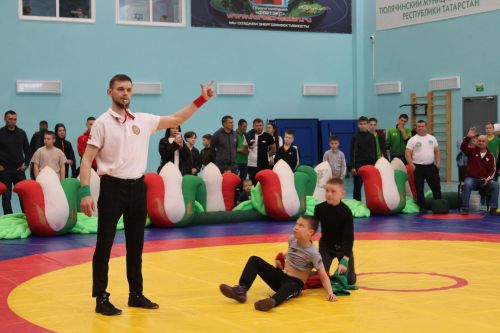 Теләчедә Салават Фатхетдинов призына көрәш буенча VIII ачык республика турниры башланды