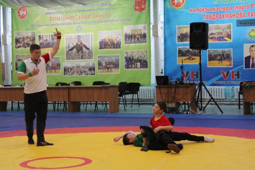 Теләчедә Салават Фатхетдинов призына көрәш буенча VIII ачык республика турниры башланды