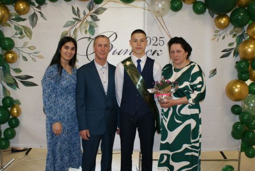 Кече Кибәхуҗада  «Соңгы кыңгырау» бәйрәме