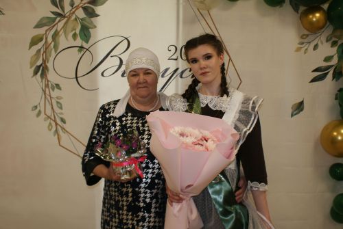 Кече Кибәхуҗада  «Соңгы кыңгырау» бәйрәме