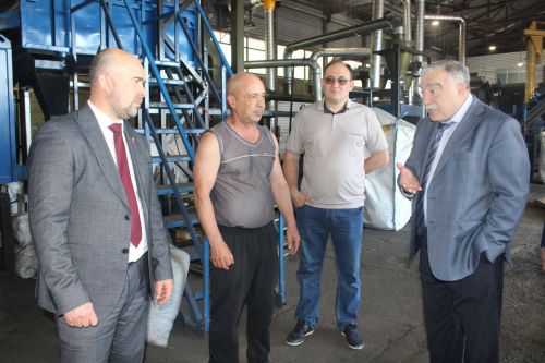 Эшмәкәрләр көне уңаеннан республика слёты узды
