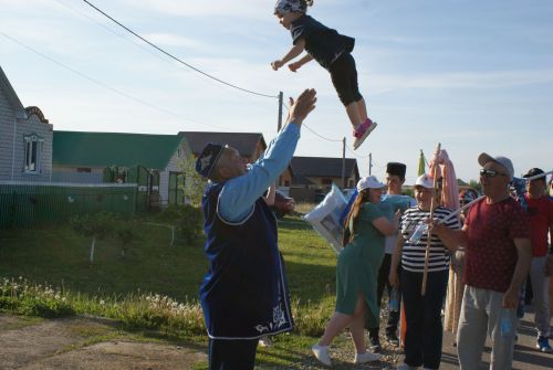Теләче авылында бирнә җыйдылар