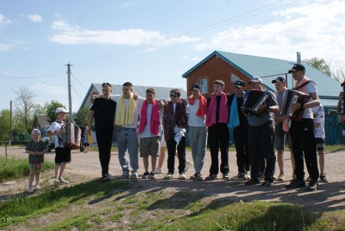 Олы Кибәхуҗа авылында күңелле итеп бирнә җыйдылар