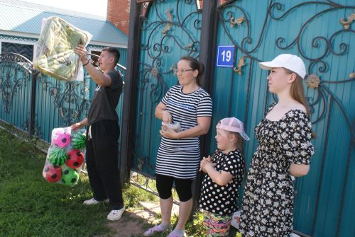 Олы Кибәхуҗа авылында күңелле итеп бирнә җыйдылар